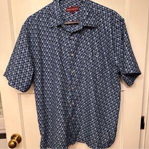 ⭐️ Nevada Lg Blue Geometric Casual Button Down Shirt
